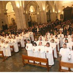 Dos comunidades del Camino Neocatecumenal celebraron la Pascua con el Cardenal Agustin Garcia Gascó
