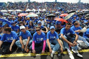 Miles de jóvenes dicen "sí" al llamado de Dios 